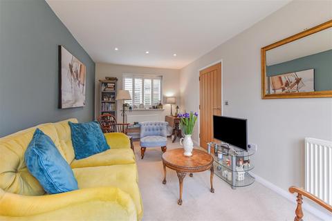 3 bedroom end of terrace house for sale, Station Road, Bosham