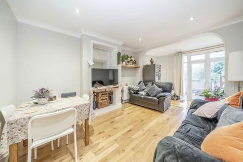 3 bedroom flat for sale, Claverdale Road, London SW2