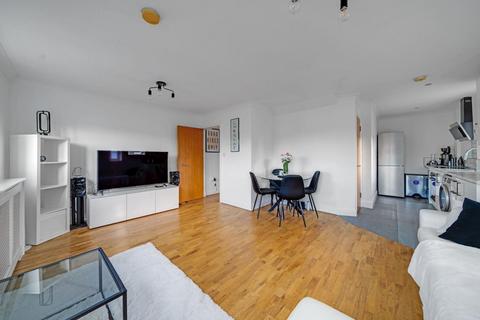 2 bedroom flat for sale, Birkbeck Road, Beckenham,