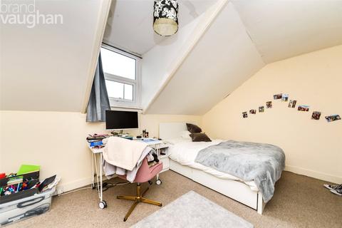 3 bedroom terraced house to rent, Abbey Road, Brighton BN2