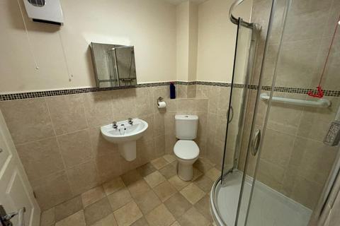 1 bedroom flat to rent, High Street, Old Whittington