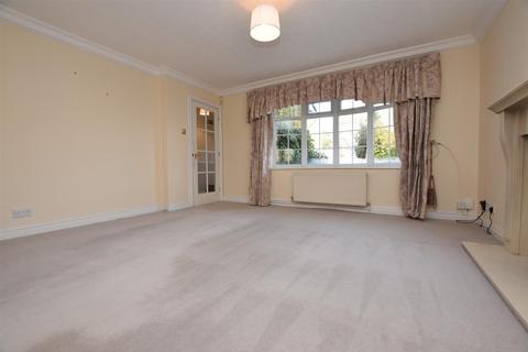 3 bedroom detached house to rent, Home Farm Drive, Allestree, Derby, Derbyshire, DE22 2UP