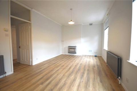 2 bedroom flat to rent, Eastgate Street, Winchester SO23