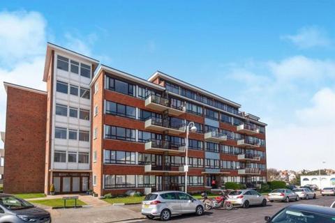 2 bedroom flat to rent, Park Avenue, Bexhill-on-Sea, TN39