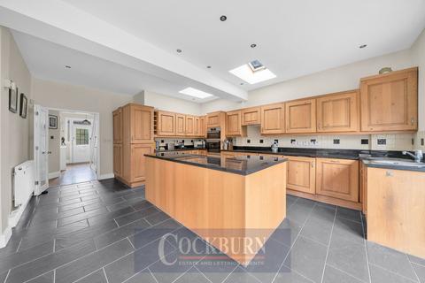 36 Broad Lawn, London, SE9 3XD