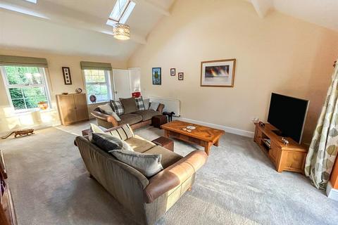 4 bedroom cottage for sale, Daywell