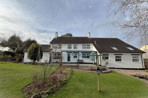 4 bedroom cottage for sale, Daywell