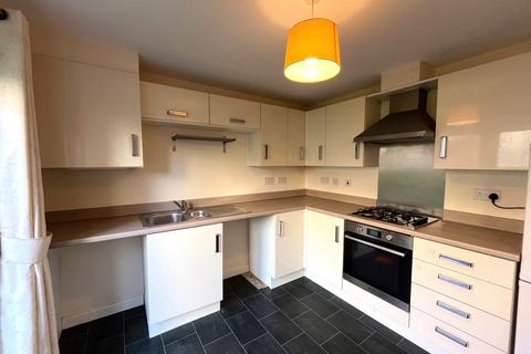 3 bedroom townhouse to rent, Low Whin Close, Keighley, BD22