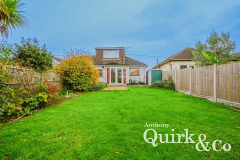 3 bedroom semi-detached house for sale, The Driveway, Canvey Island, SS8