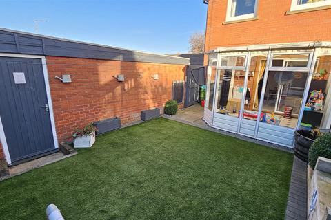 3 bedroom townhouse for sale, The Paddock, Bingham