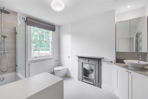 3 bedroom terraced house to rent, Walcot Square, London, SE11