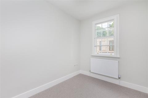 3 bedroom terraced house to rent, Walcot Square, London, SE11