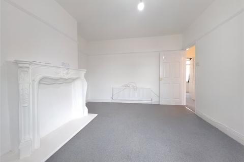 3 bedroom flat to rent, Silverdale Terrace, Gateshead NE8