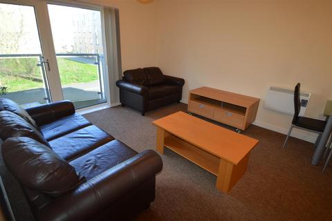 2 bedroom flat to rent, Bishops Corner, Hulme M15