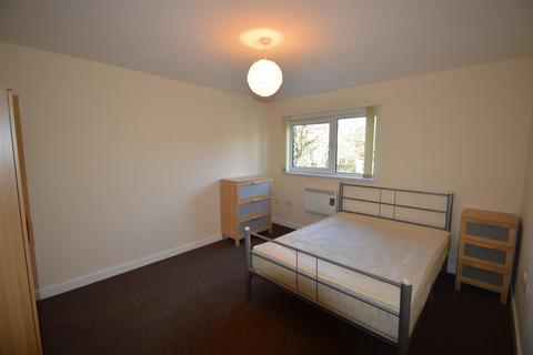 2 bedroom flat to rent, Bishops Corner, Hulme M15