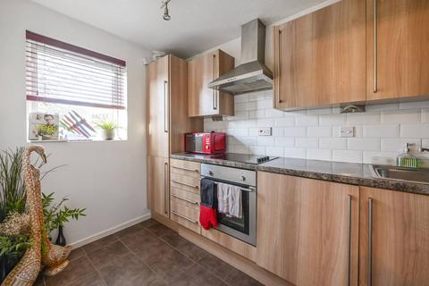 2 bedroom flat to rent, Taeping Street, E14, Canary Wharf, London, E14