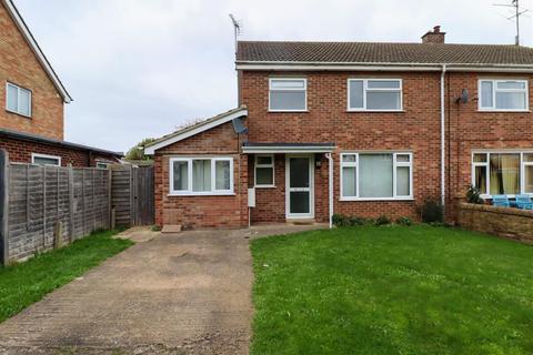 3 bedroom semi-detached house to rent, Hoof Close, Littleport CB6