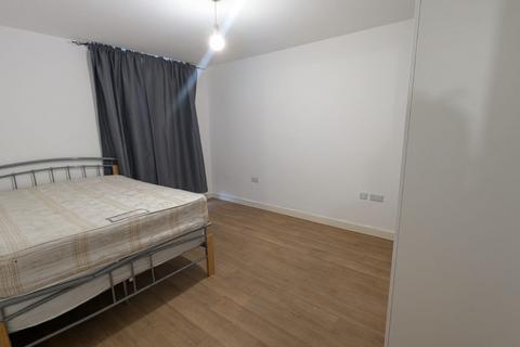 1 bedroom flat to rent, SW8 4XS