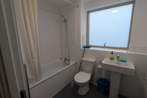 1 bedroom flat to rent, SW8 4XS