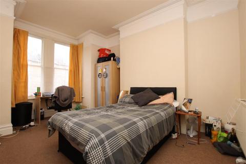 6 bedroom terraced house to rent, Newbridge Road, Bath BA1