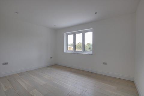 Avonside High Street, Woodgreen, Fordingbridge, SP6 2AU