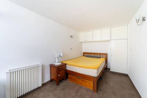 2 bedroom flat to rent, Royal Crescent Mews, Holland Park, London, W11