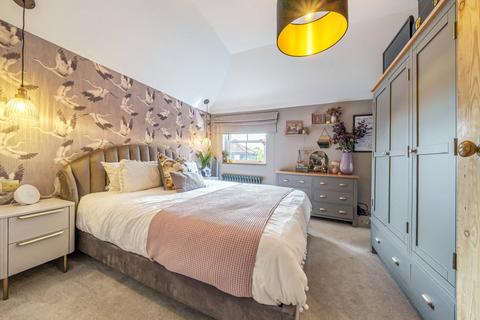 Lynton Lodge Main Road, Margaretting, Ingatestone, CM4 9HZ