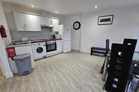 1 bedroom apartment to rent, Cranbrook Road, Ilford IG2