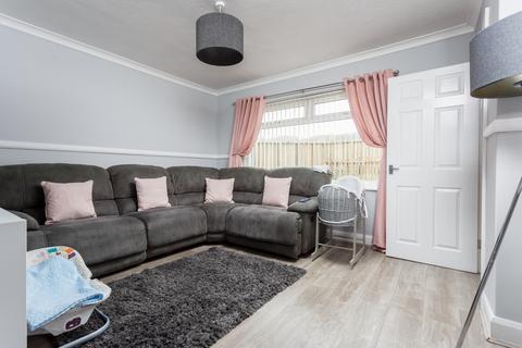 3 bedroom end of terrace house for sale, Stanningley Road, Leeds LS13