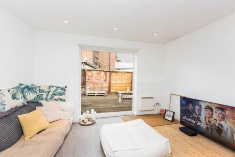 2 bedroom apartment to rent, Parkway, Camden Town, NW1