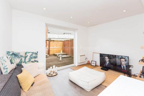 2 bedroom apartment to rent, Parkway, Camden Town, NW1