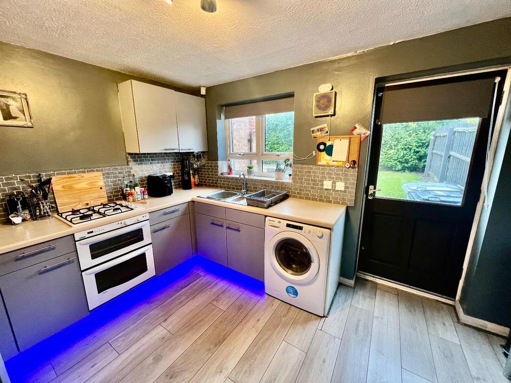 Kitchen/ Dining Room