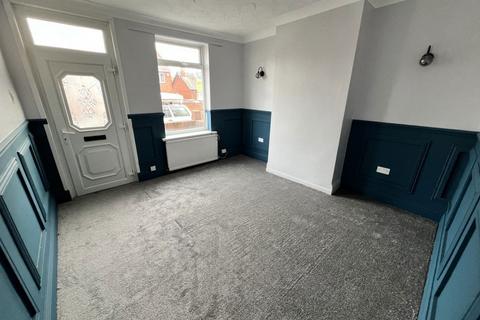 3 bedroom terraced house to rent, Aketon Road, Castleford, WF10