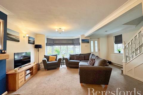 5 Gilroy Close, Rainham, RM13 7LH