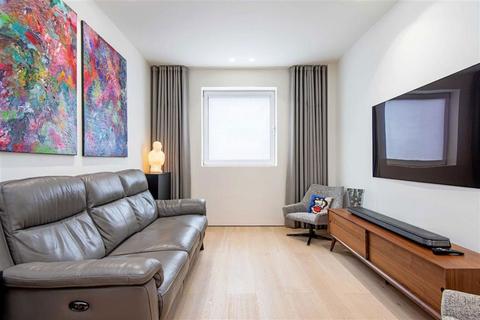 2 bedroom flat for sale, Wells Street, London W1T