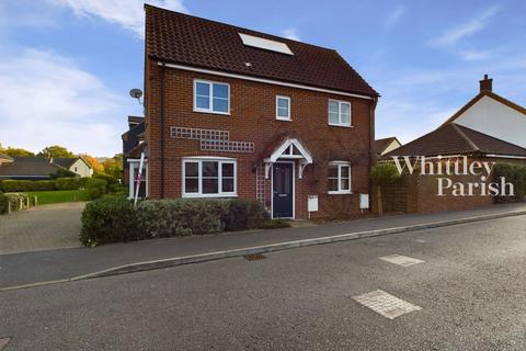 3 bedroom semi-detached house for sale, Prince William Way, Diss