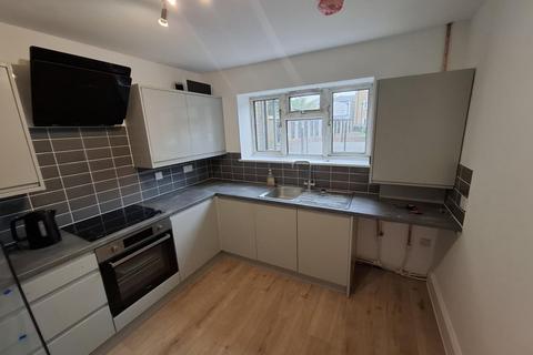 2 bedroom flat for sale, Thornhill Gardens, Leyton, E10