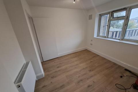 2 bedroom flat for sale, Thornhill Gardens, Leyton, E10