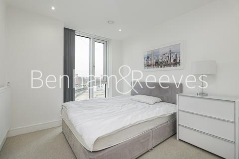 3 bedroom apartment to rent, High Street, Stratford E15