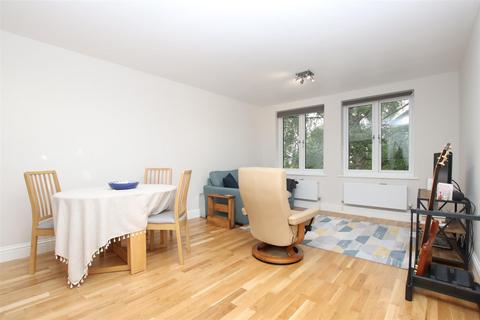 2 bedroom flat to rent, Dahlia Gardens, Bath BA2