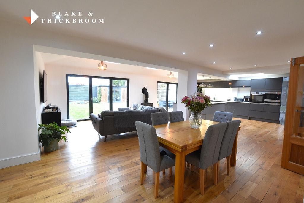 Lounge/kitchen/dining room