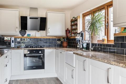 4 bedroom detached house for sale, Grinsell Hill, Minster, Ramsgate