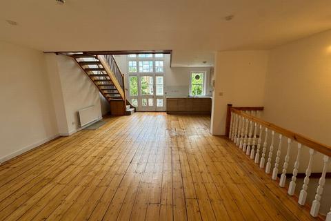 3 bedroom penthouse for sale, Chalcot Gardens, Loondon NW3