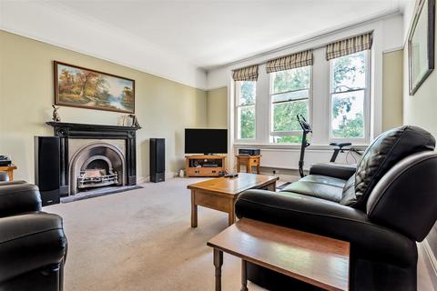 2 bedroom apartment for sale, St. Andrews Square, Surbiton