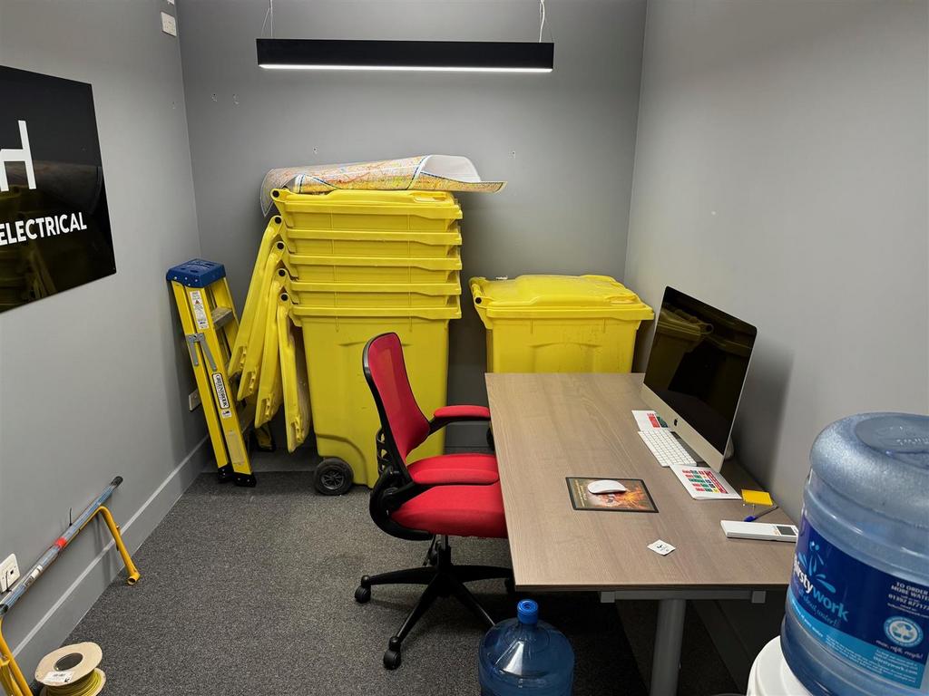 Office 1.jpg