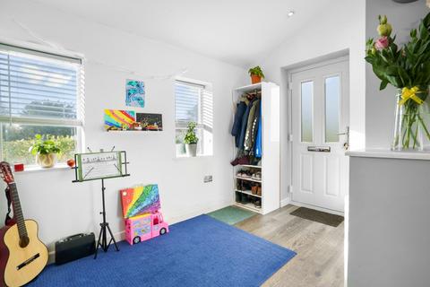45 Moor Road, Leeds, LS6 4BG