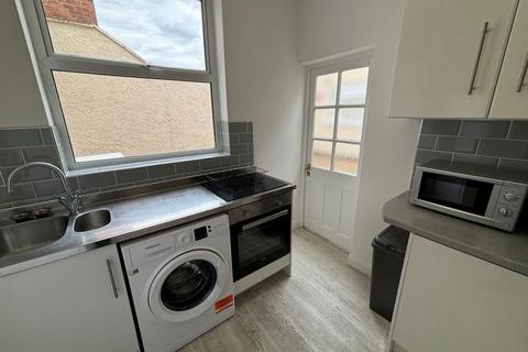 4 bedroom terraced house to rent, Filbert Street East, Leicester