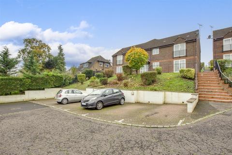 2 bedroom apartment for sale, Castleview Gardens, High Wycombe HP12