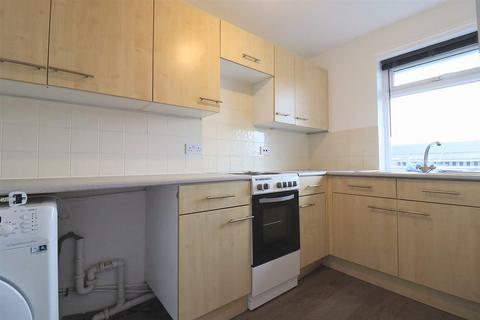 2 bedroom flat for sale, Insley Gardens, Hucclecote, Gloucester