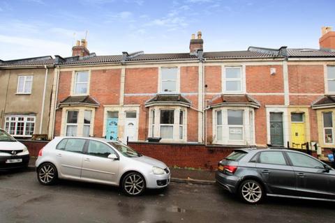 2 bedroom terraced house to rent, Mogg Street, Bristol BS2